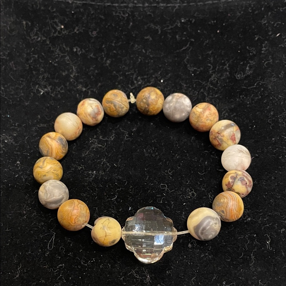 Elegant Beaded Bracelet with Crystal Accent